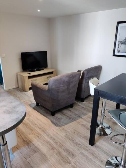 Appartement Cosy Avec Parking Proche Gare Dombasle-sur-Meurthe Eksteriør billede